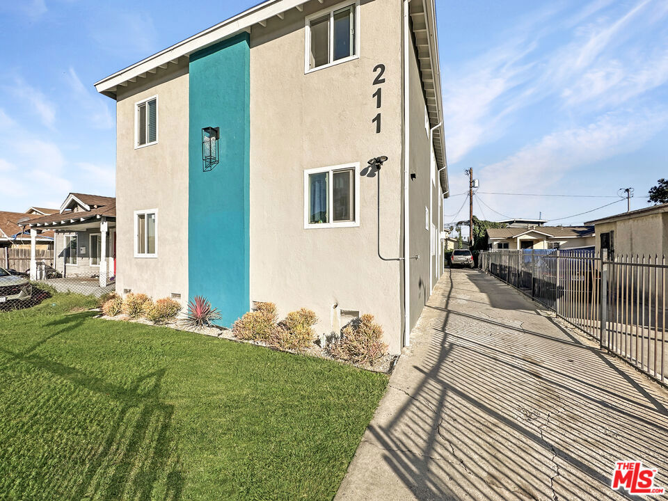 main property photo 8