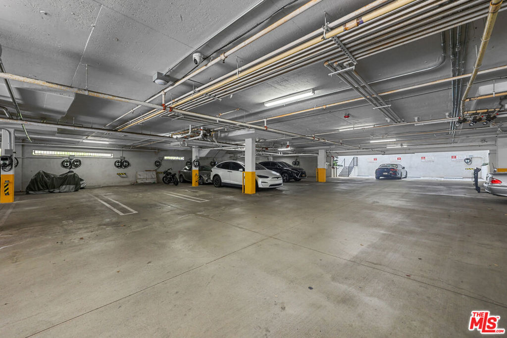 main property photo 31