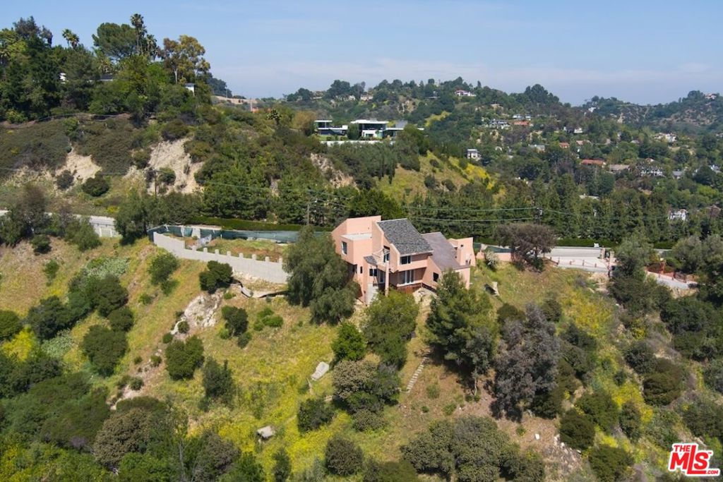 main property photo 3