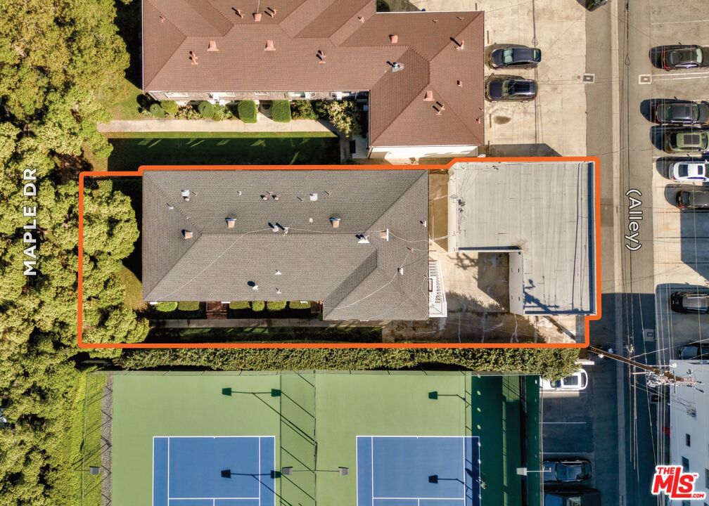 main property photo 10