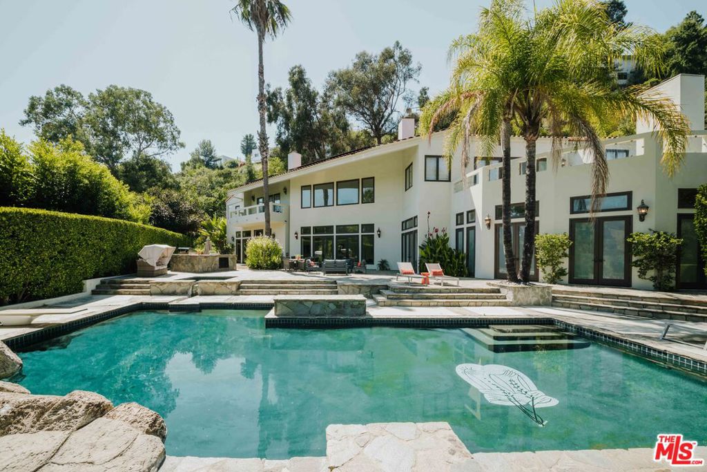 main property photo 14
