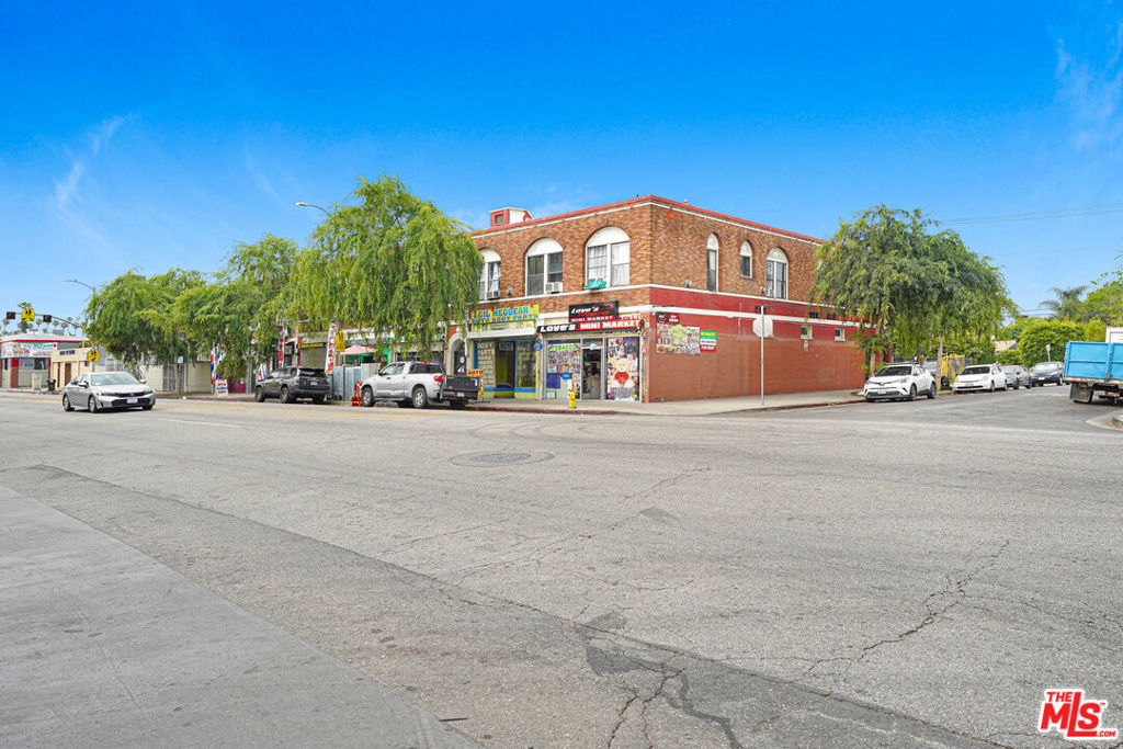 main property photo 14
