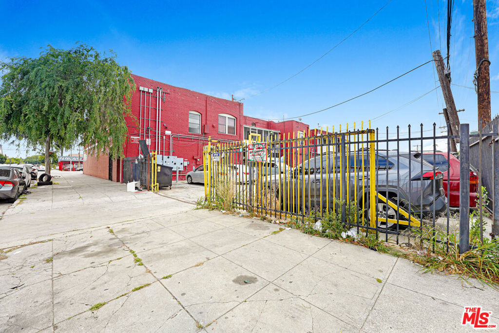 main property photo 16