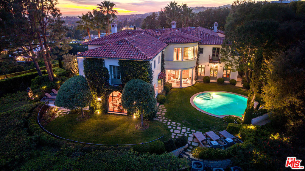 main property photo 14
