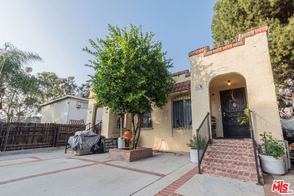 main property photo 3