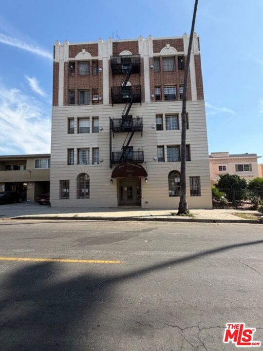 main property photo 3
