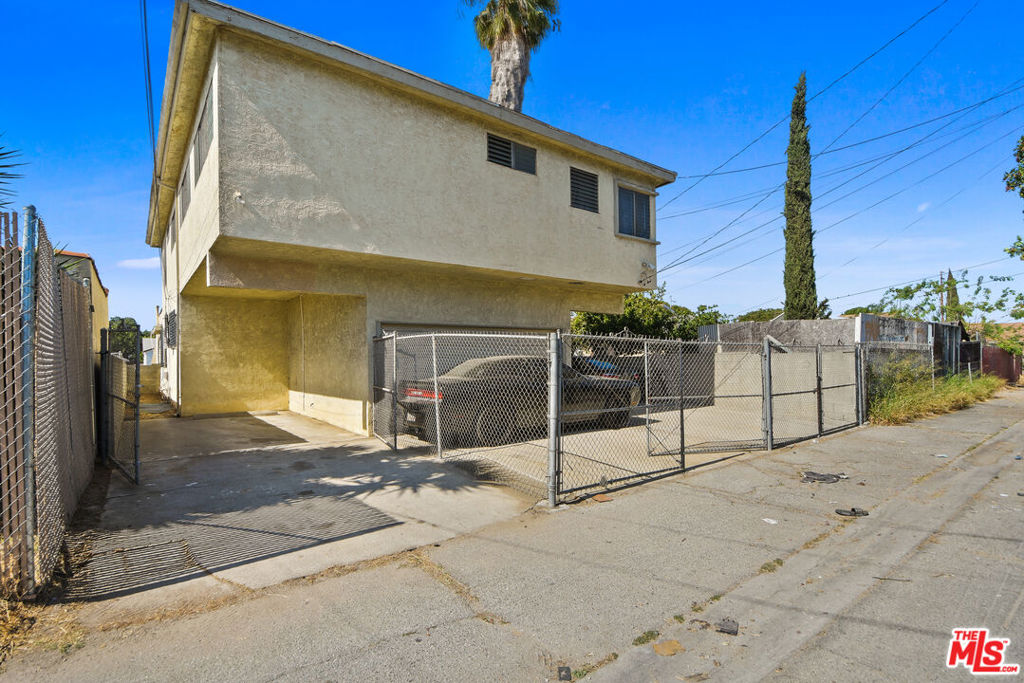 main property photo 5