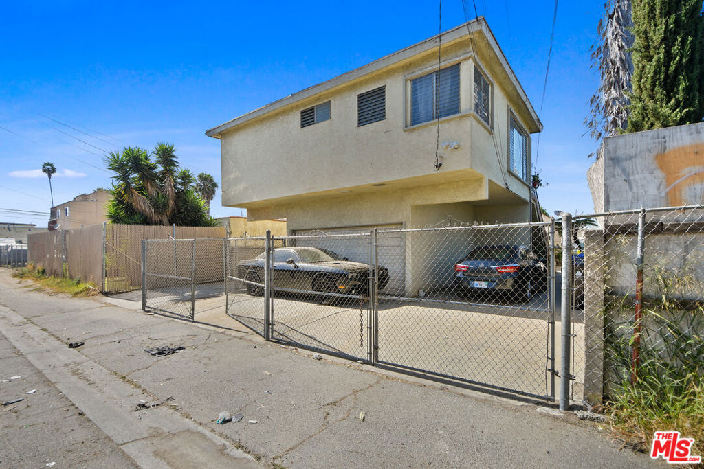 main property photo 6