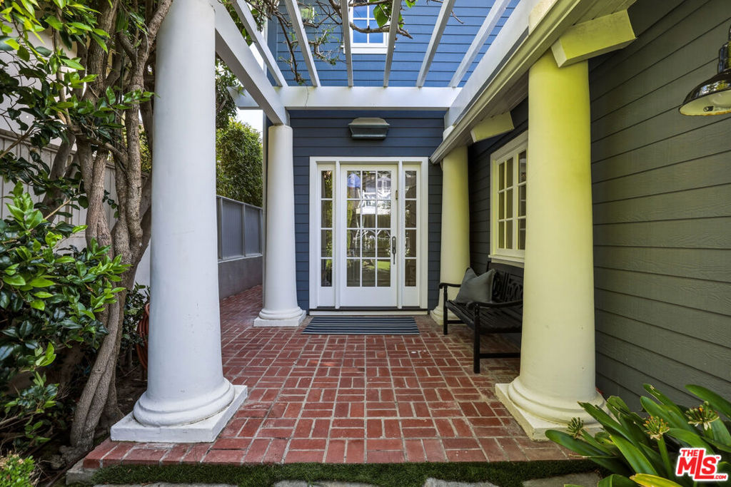 main property photo 9