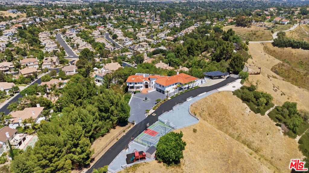 main property photo 18