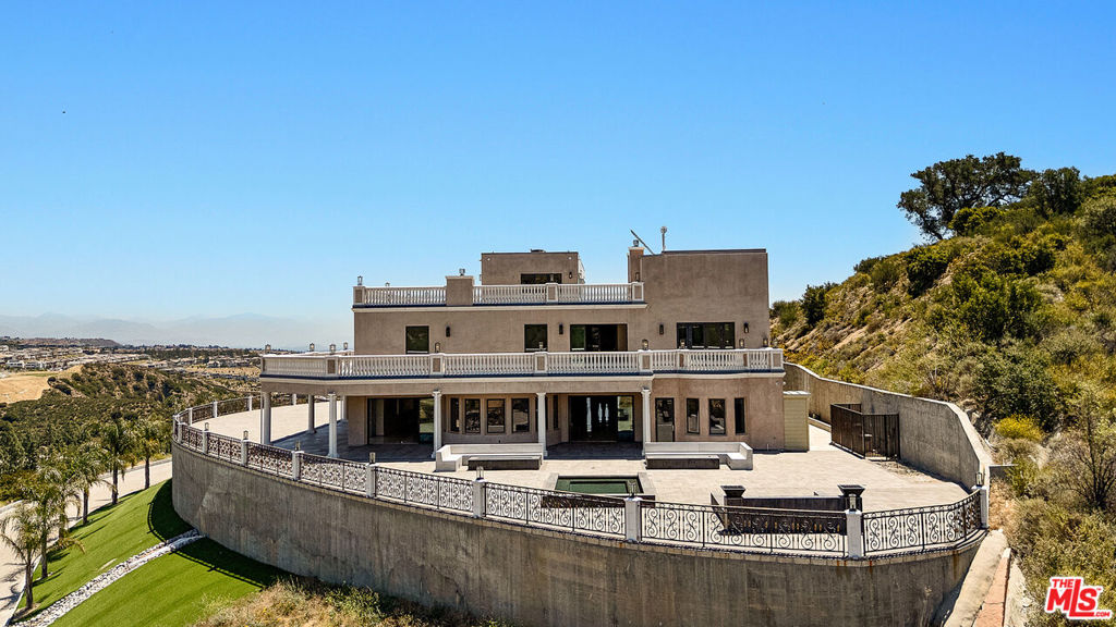 main property photo 29