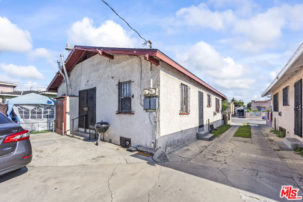 main property photo 22