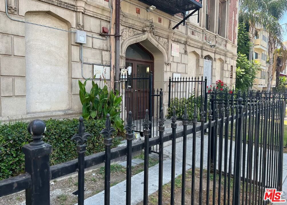 main property photo 5