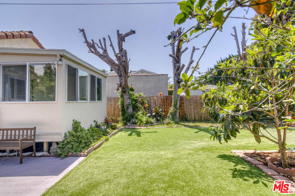 main property photo 40