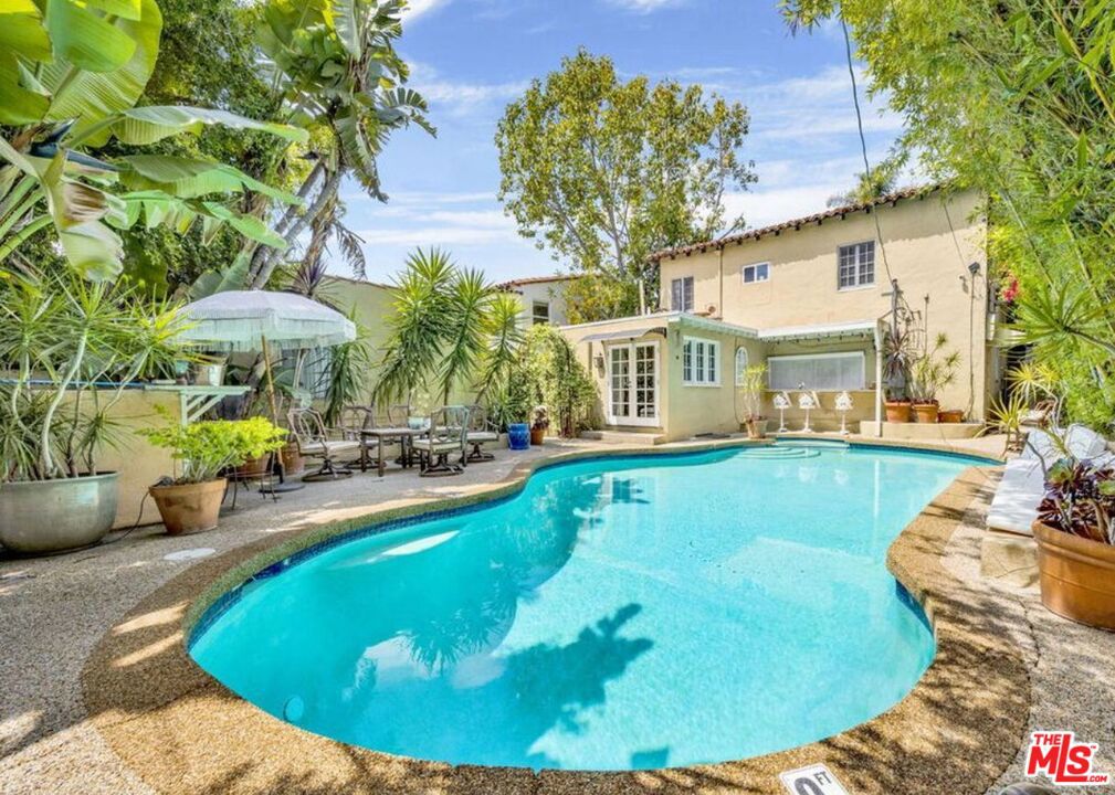 main property photo 14