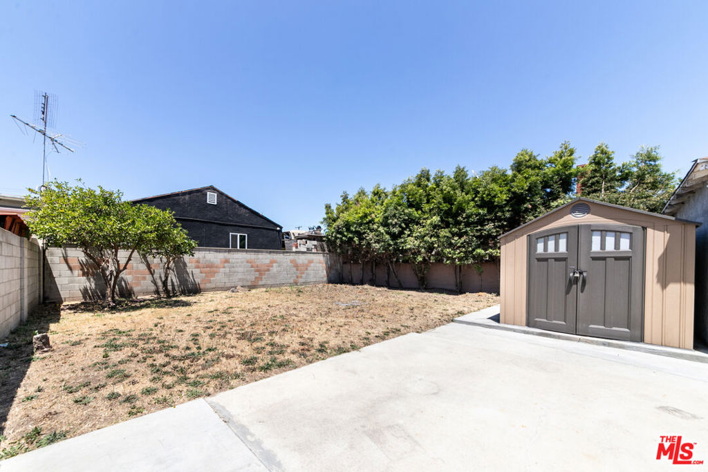 main property photo 13
