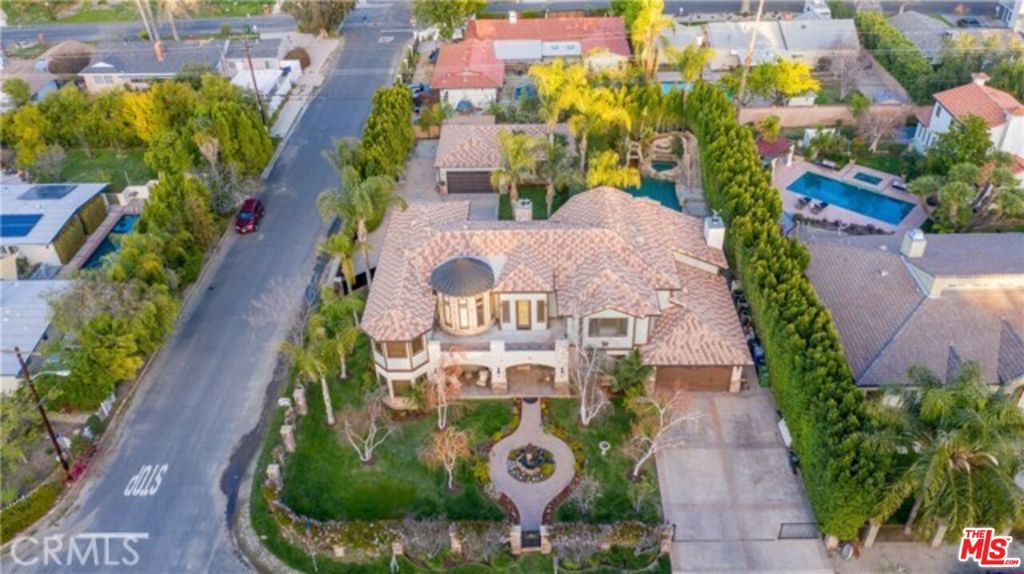 main property photo 11