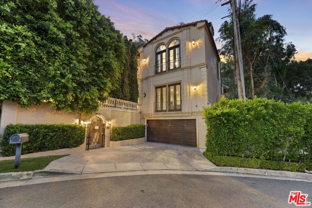 main property photo 28