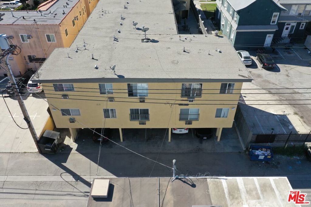 main property photo 14