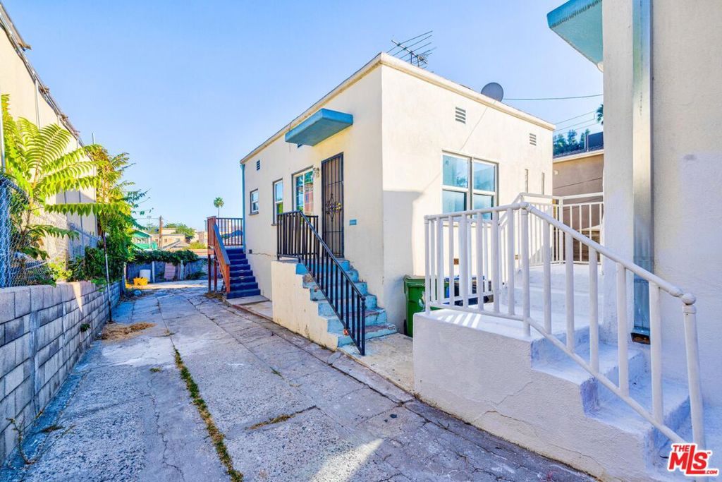 main property photo 10