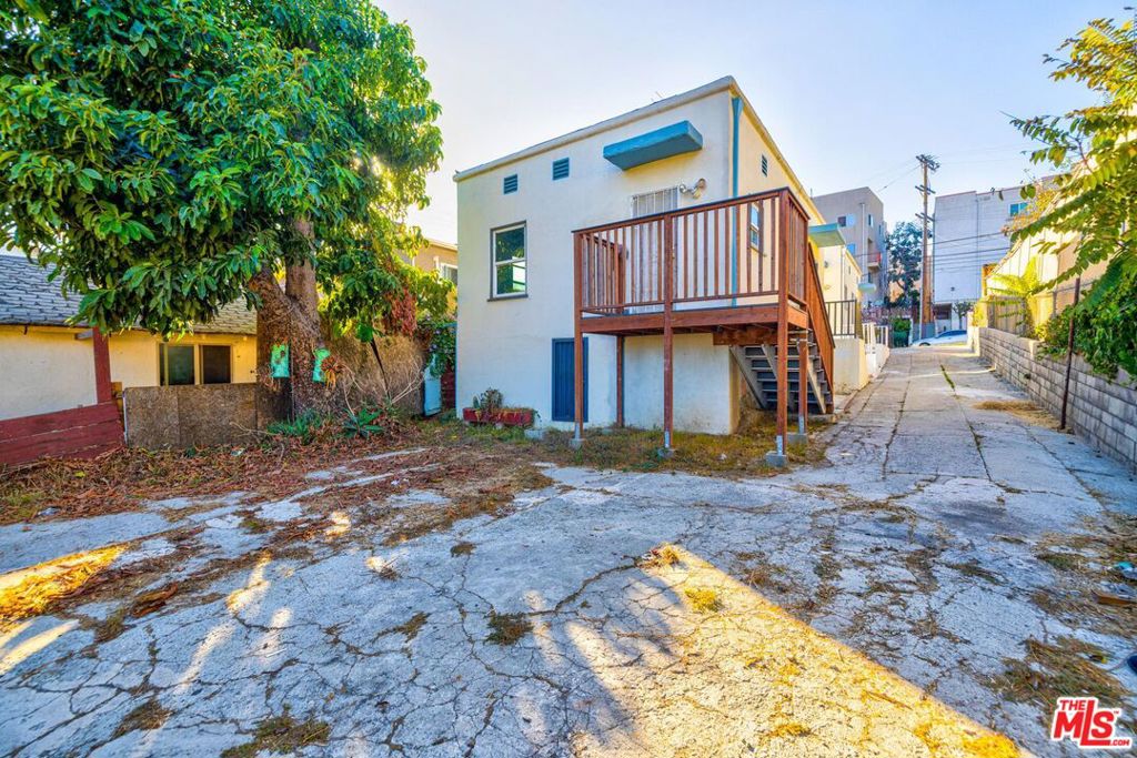 main property photo 11