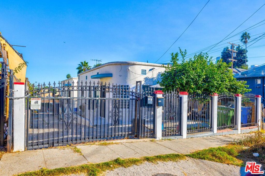 main property photo 13