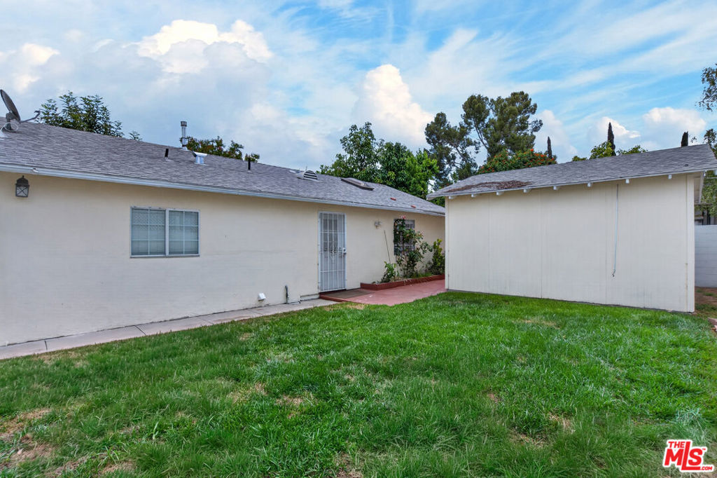 main property photo 28