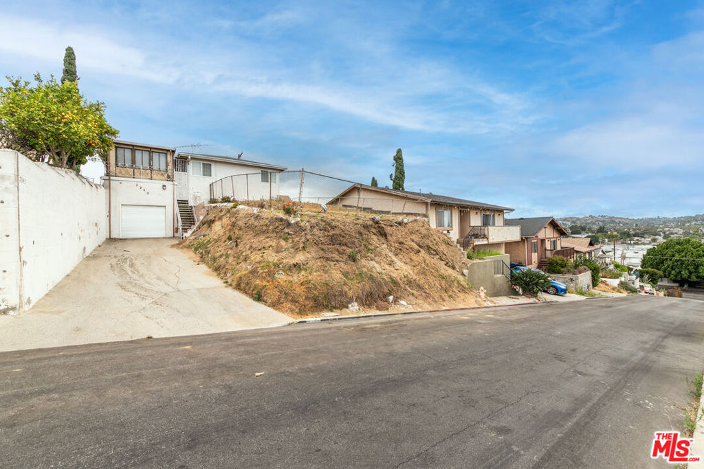 main property photo 22