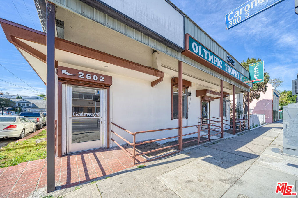 main property photo 28