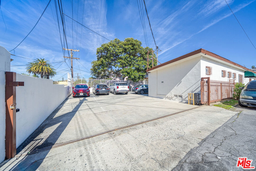 main property photo 29