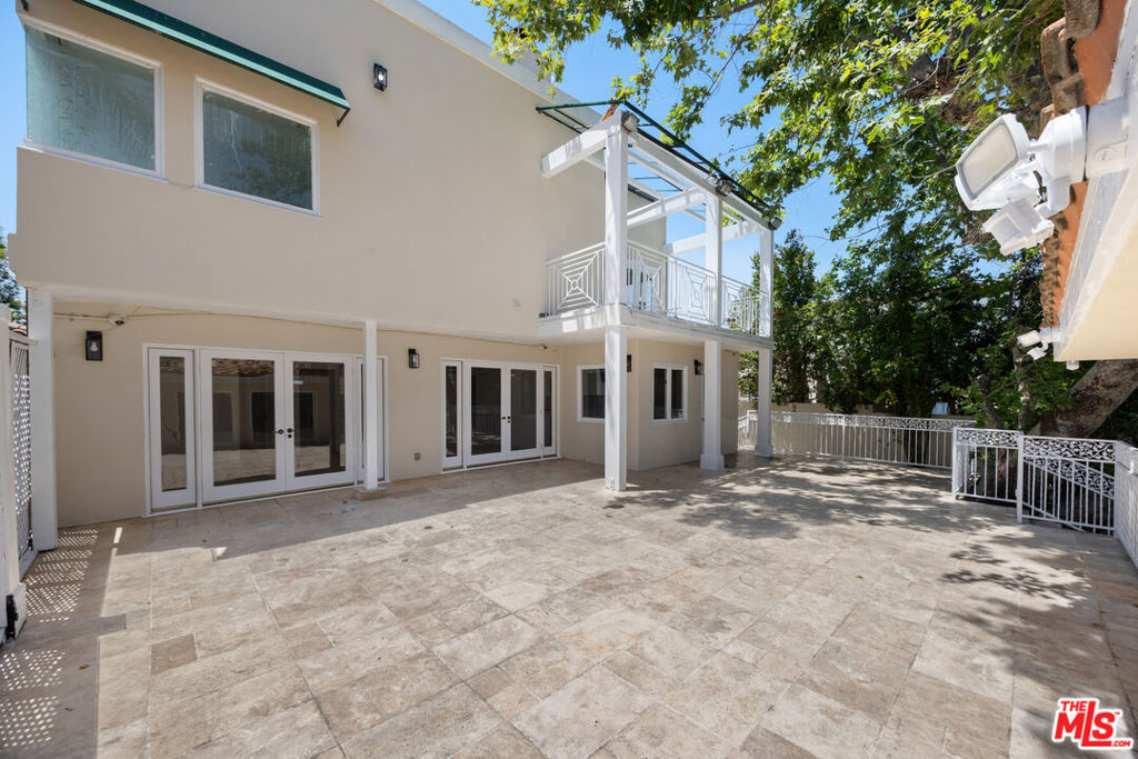 main property photo 28