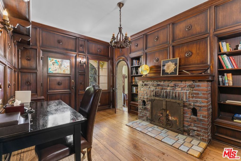 main property photo 18