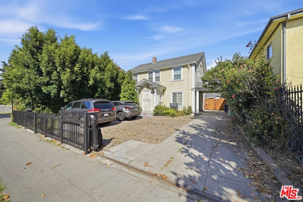 main property photo 12