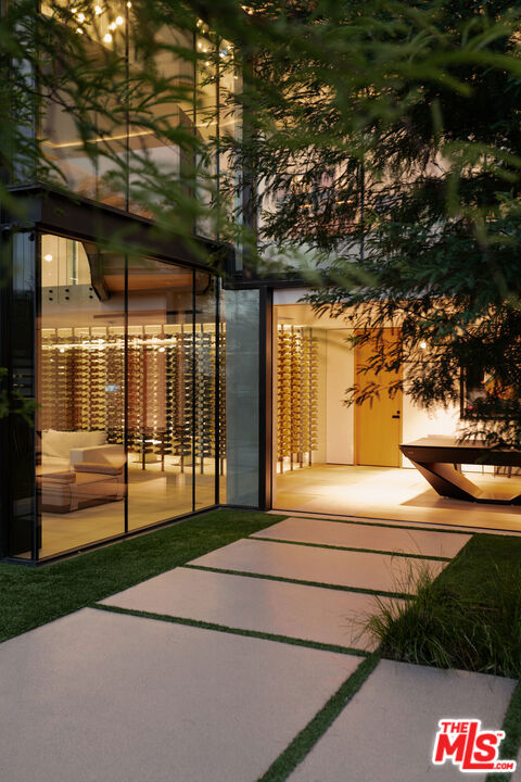 main property photo 50