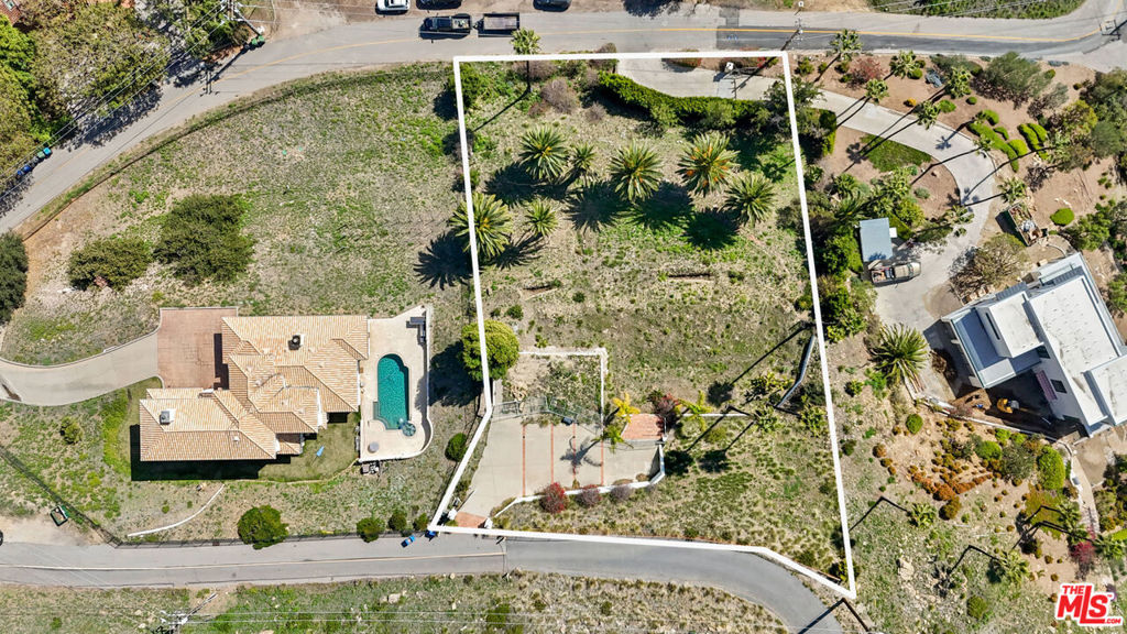 main property photo 19