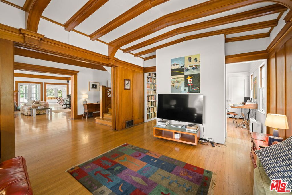 main property photo 14