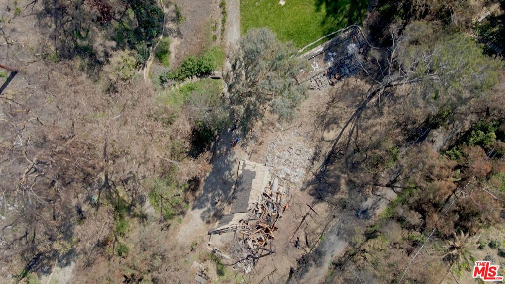 main property photo 17