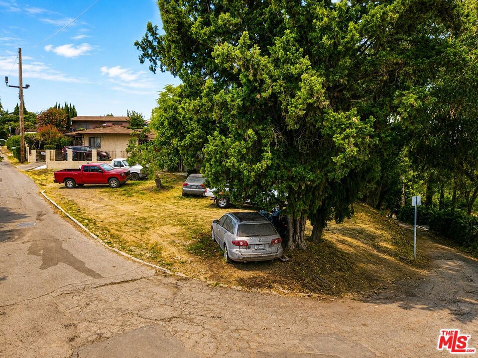 main property photo 8