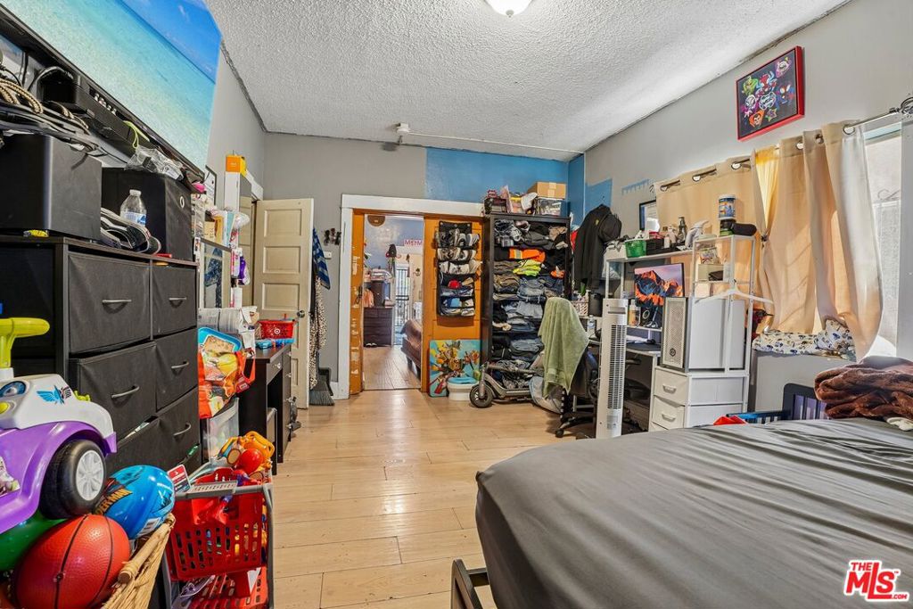main property photo 18