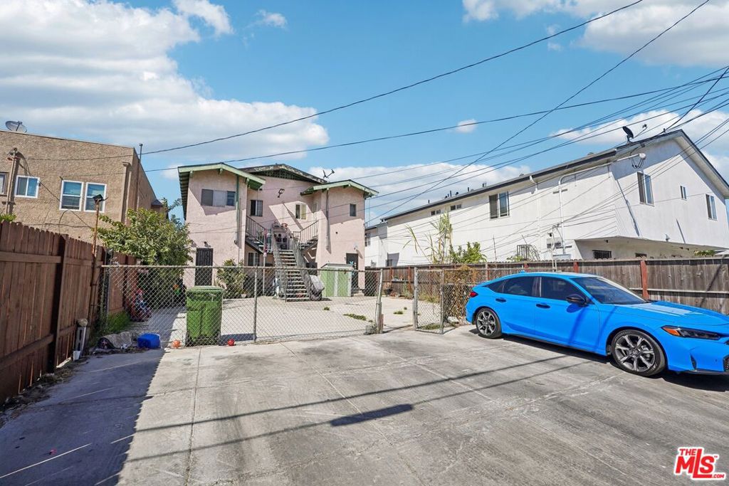 main property photo 40