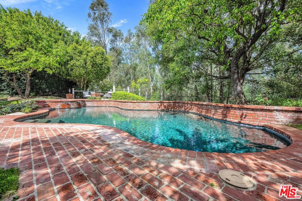 main property photo 54