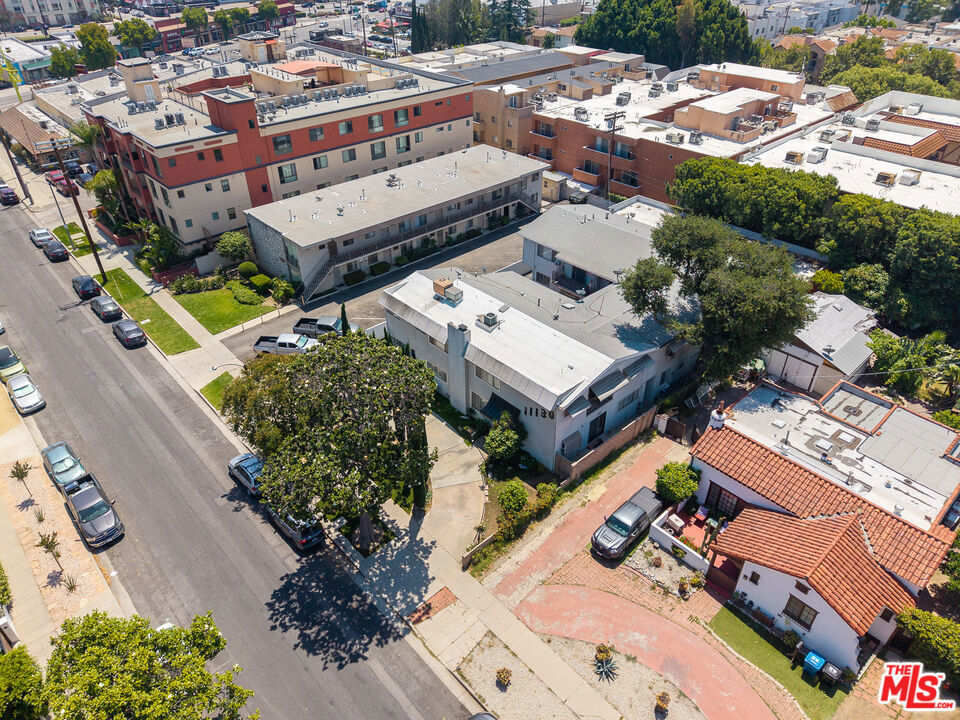 main property photo 16