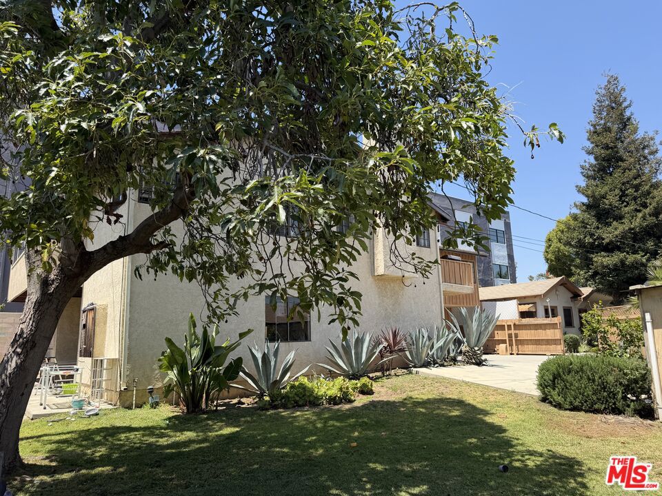 main property photo 10