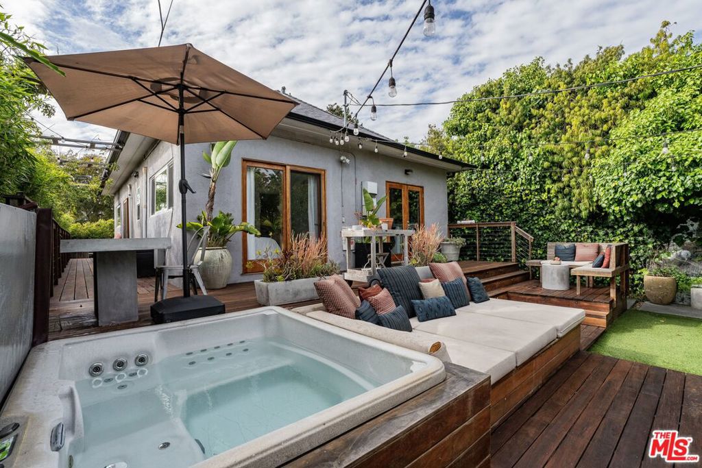 main property photo 24