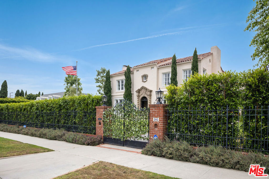 main property photo 12
