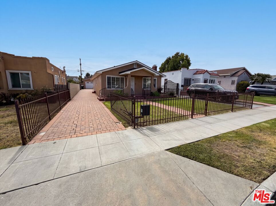 main property photo 25