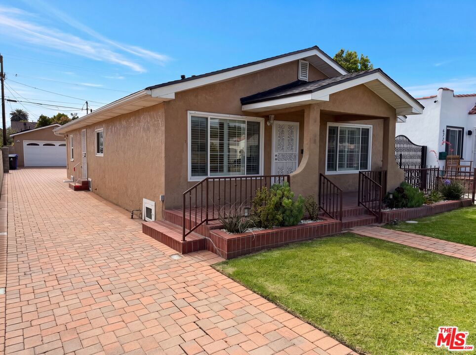 main property photo 26