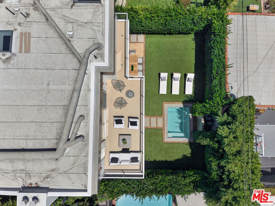 main property photo 50
