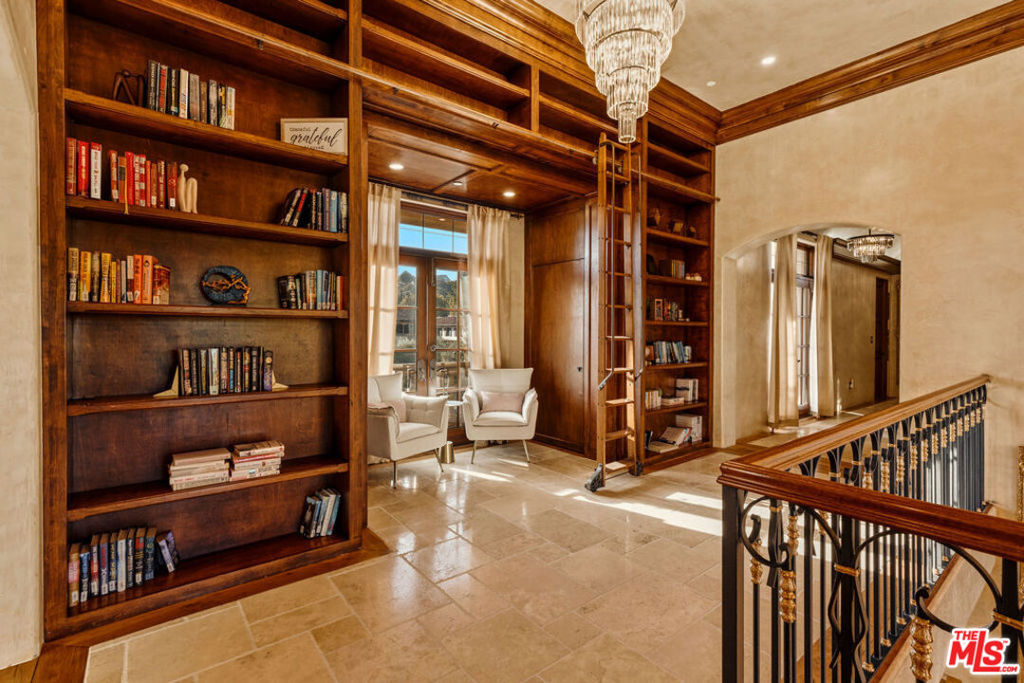 main property photo 25