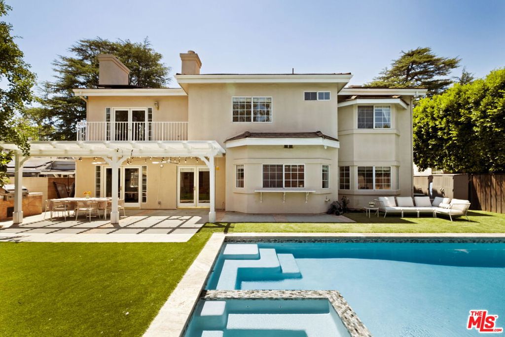 main property photo 30